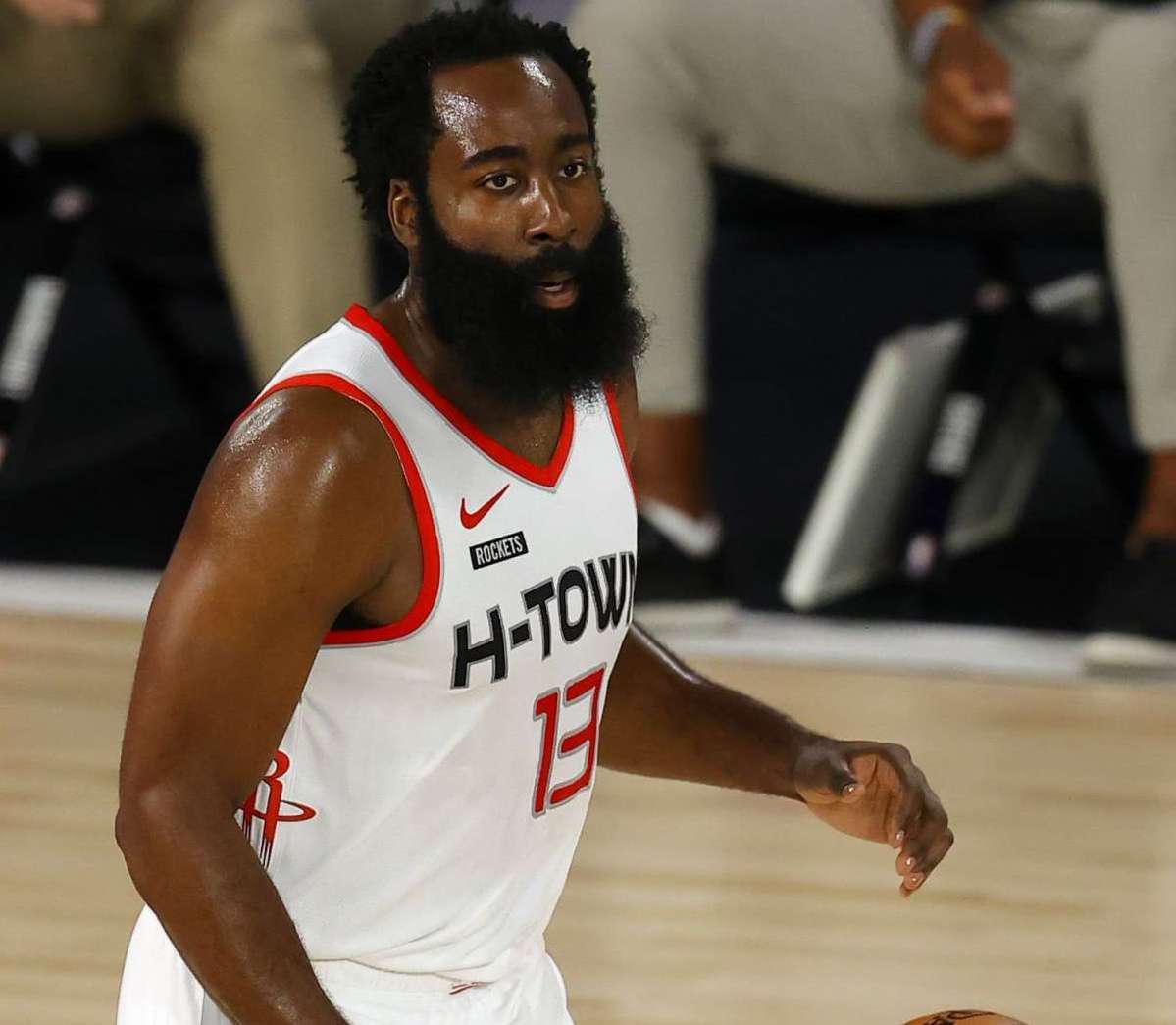 而是长达两 而是长达两